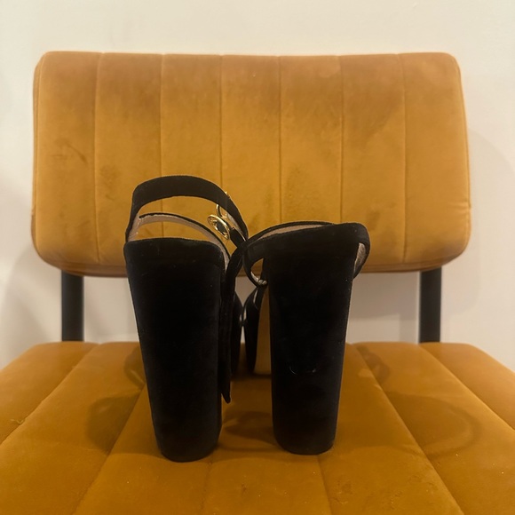 Stuart Weitzman platform strappy black velvet Heel. Size 9 1/2! - Picture 8 of 8